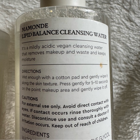 Mamonde Lipid Balance Cleansing Water Makeup Remover - Picture 5 of 6